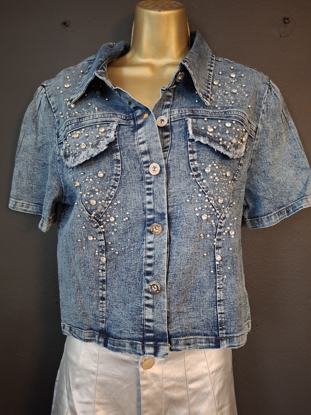 Embellished Short-Sleeve Denim Jacket - Light Blue